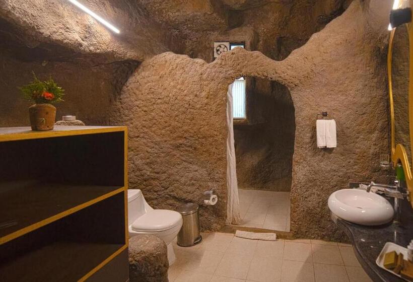 Номер Стандарт, Tathastu Pench