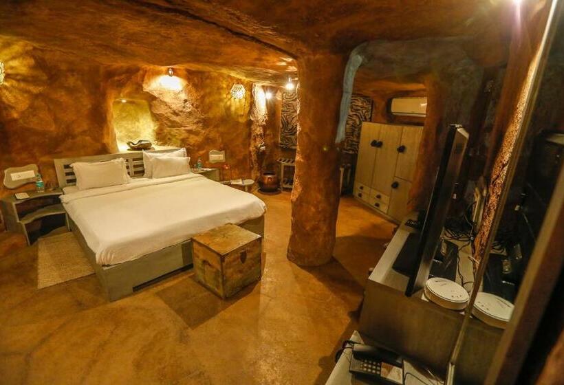 Номер Стандарт, Tathastu Pench