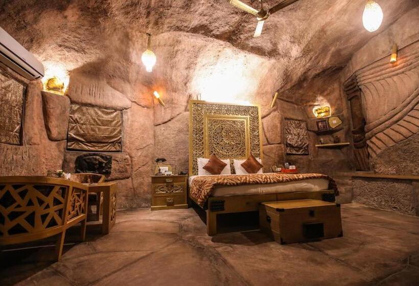 Номер Стандарт, Tathastu Pench