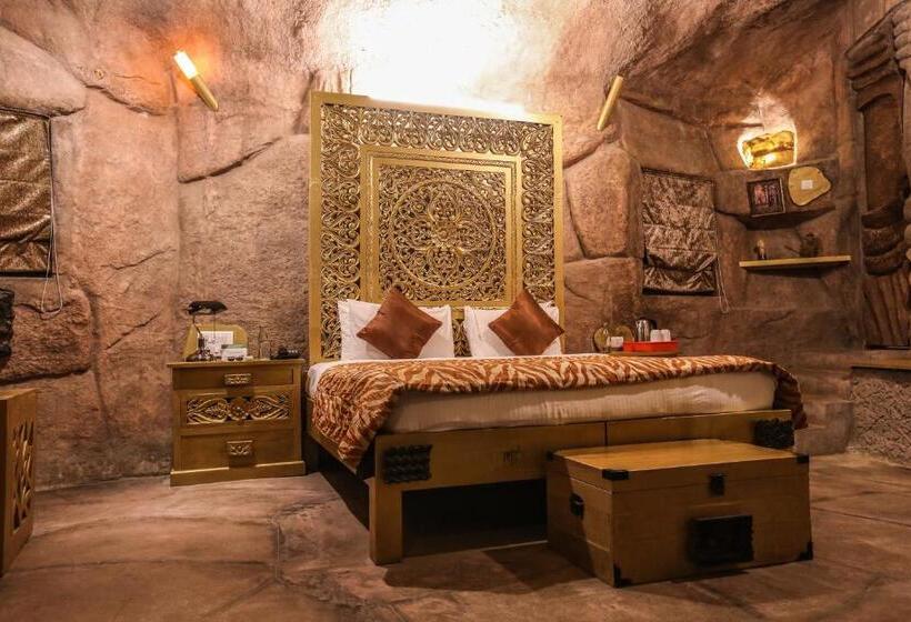 Номер Стандарт, Tathastu Pench