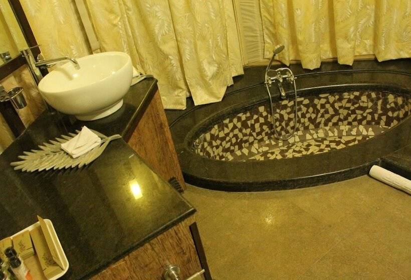 Deluxe Tent, Tathastu Pench