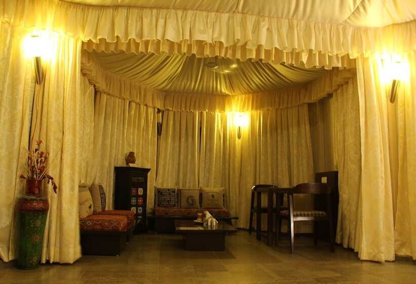 Deluxe Tent, Tathastu Pench