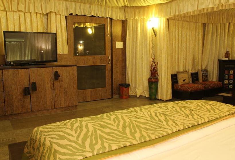 Deluxe Tent, Tathastu Pench