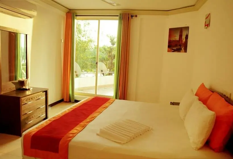 スーペリアシングルルーム, Kamaro Holiday Resort