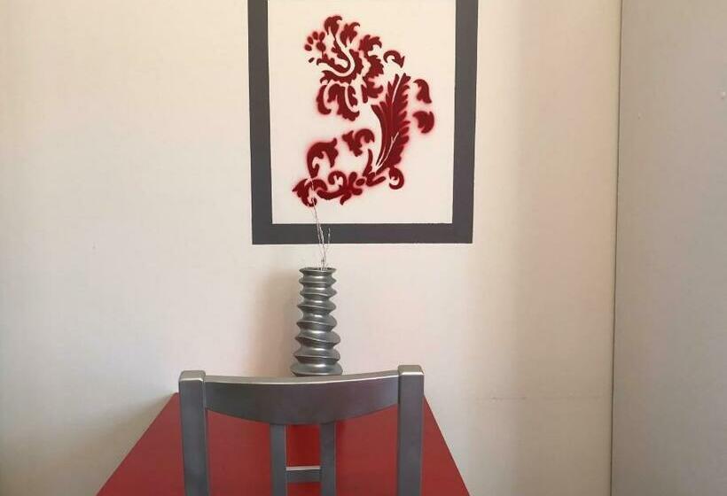 غرفة قياسية, La Vallée Des Noyers