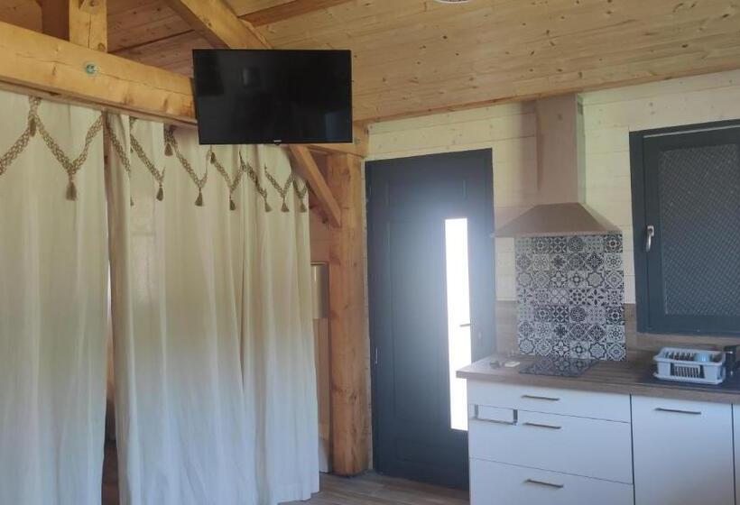 בקתת חדר, La Vallée Des Noyers