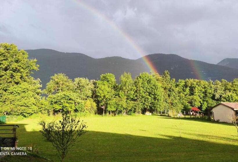 בקתת חדר, La Vallée Des Noyers