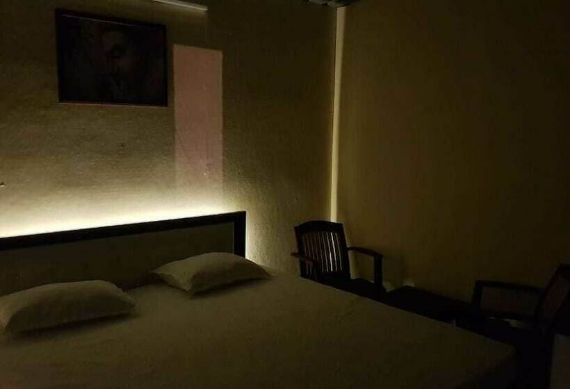 身障者適用ダブルベッド付きスタンダードルーム, Swachh Room