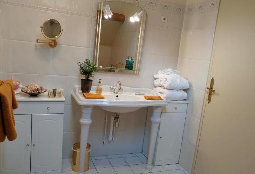 غرفة قياسية سرير كينج, La Closerie