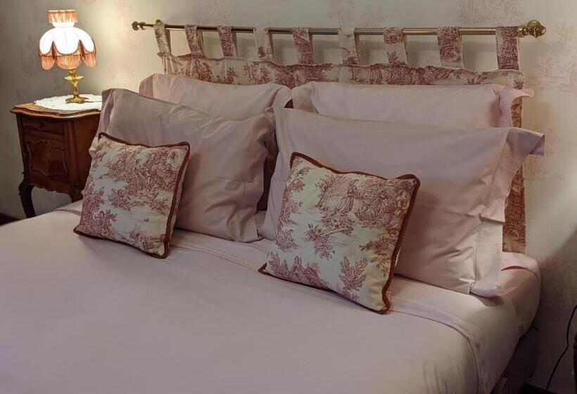 غرفة قياسية, La Closerie