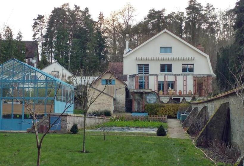 إستوديو قياسى مطلّ علي الحديقة, La Closerie