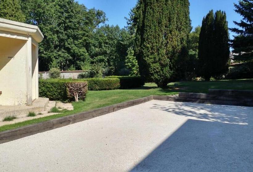 غرفة قياسية, La Closerie