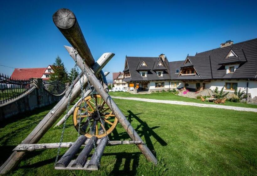 バルコニー付きスタンダードトリプルルーム, Podhalanski Dworek Z Jacuzzi