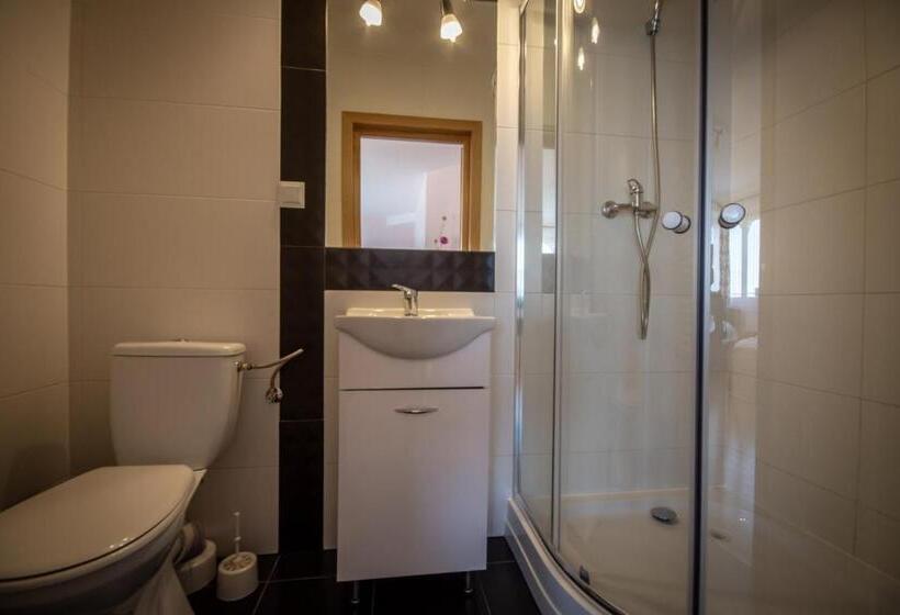 バルコニー付スタンダード４ベッドルーム, Podhalanski Dworek Z Jacuzzi