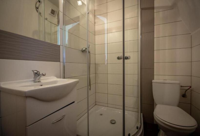 バルコニー付スタンダード４ベッドルーム, Podhalanski Dworek Z Jacuzzi