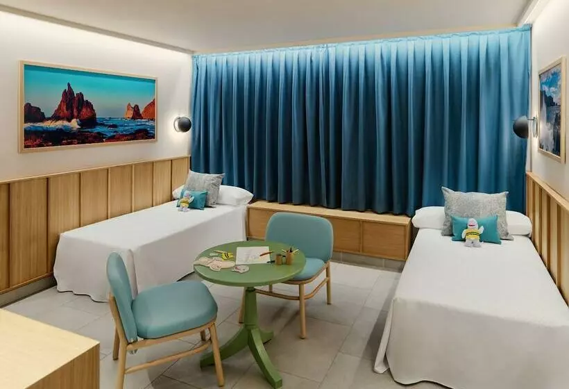 سوییت جونیور, Adrián Hoteles Roca Nivaria