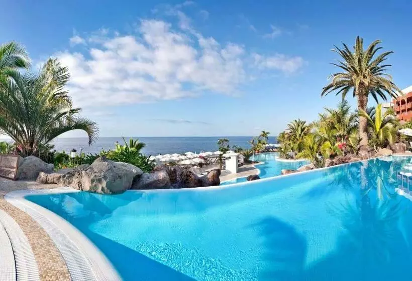 اتاق خانوادگی, Adrián Hoteles Roca Nivaria