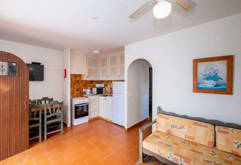 带2个卧室的公寓, Apartamentos Son Bou Gardens By Menorcarentals