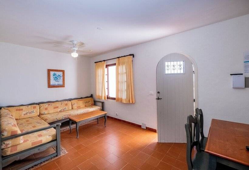 带2个卧室的公寓, Apartamentos Son Bou Gardens By Menorcarentals