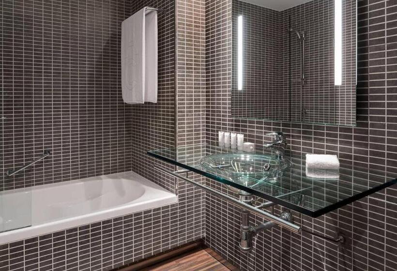 اتاق سوپریور با تخت بزرگ, Ac Hotel San Sebastián De Los Reyes By Marriott