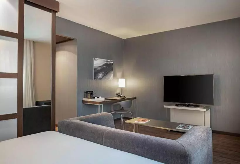 キングサイズベッドのスーペリアルーム, Ac Hotel San Sebastián De Los Reyes By Marriott