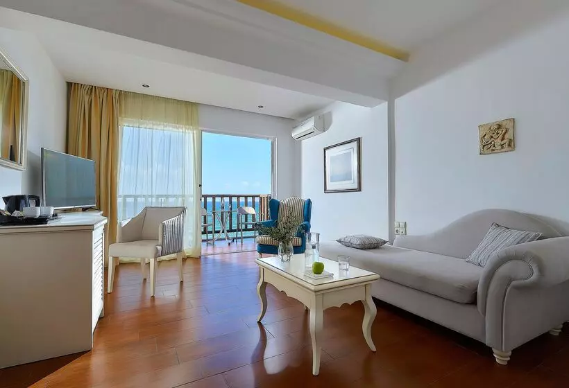 سوئیت پریمیوم 2 خوابه, Alexander Beach Hotel & Village Resort