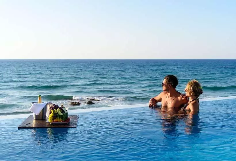 ویلای 2 خوابه با چشمانداز دریا, Alexander Beach Hotel & Village Resort