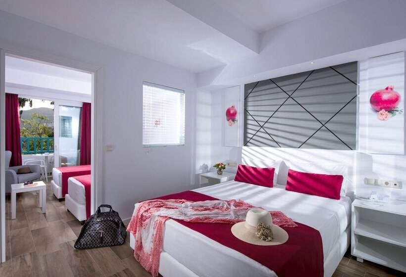 غرفة سوبيريور عائلية, Fodele Beach Water Park Resort