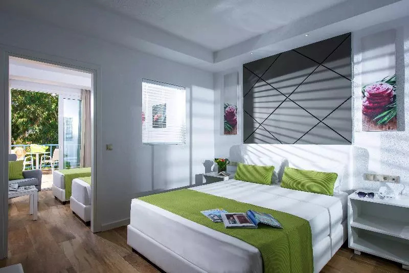 スーペリアファミリールーム, Fodele Beach Water Park Resort