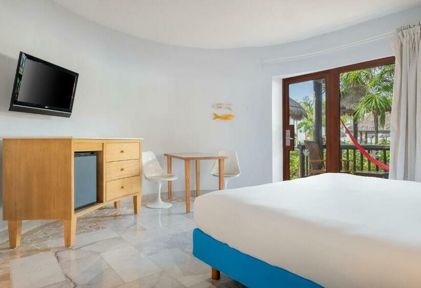 غرفة قياسية مطلّة علي حمام السباحة, Iberostar Waves Cozumel - All Inclusive