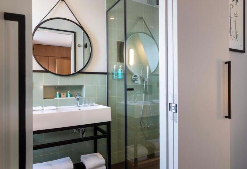 غرفة ديلوكس, Le 37 Bis