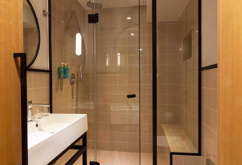 غرفة ديلوكس, Le 37 Bis