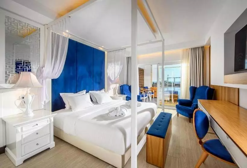 سوییت با چشم‌انداز دریا, Minos Imperial Luxury Beach Resort & Spa Milatos