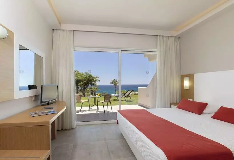 اتاق خانوادگی با چشم‌انداز دریا, Rodos Princess Beach