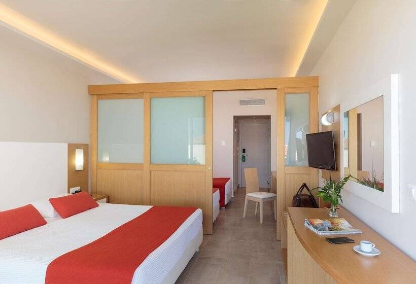 Семейный Номер Вид на Сад, Rodos Princess Beach