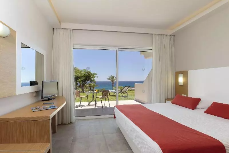 اتاق خانوادگی با چشم‌انداز دریا, Rodos Princess Beach