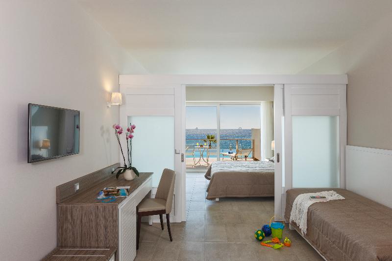 Представительский семейный номер, Rodos Princess Beach