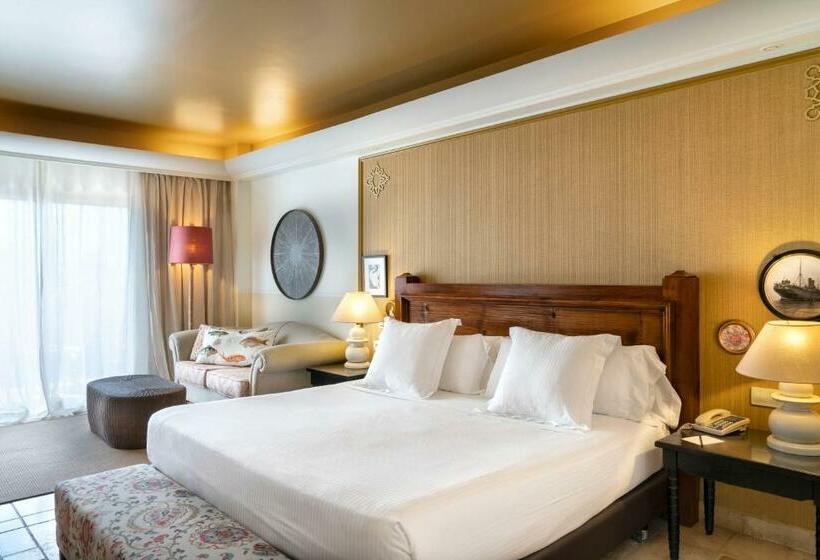 Standard Triple Room Side Sea View