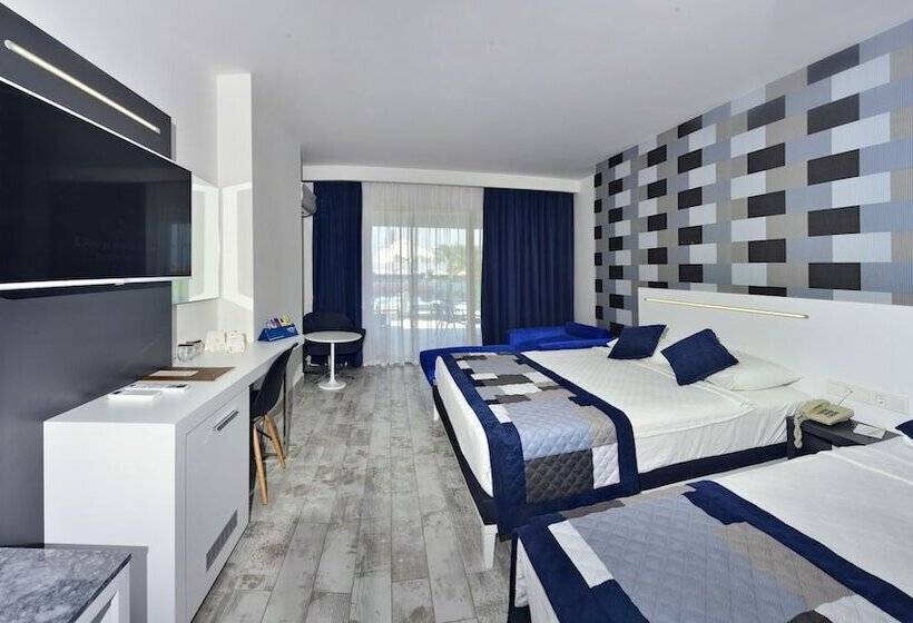 اتاق سوپریور چهار تخته, White City Beach Adult Only