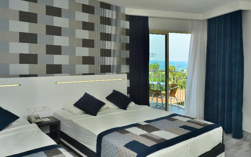اتاق اساندارد با چشم‌انداز جانبی به دریا, White City Beach Adult Only