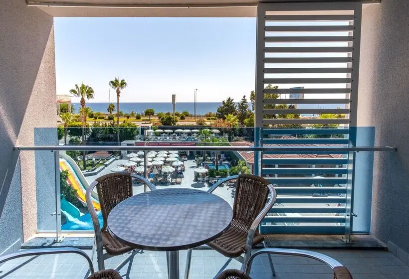 オーシャンビュースーペリアールーム, White City Beach Adult Only