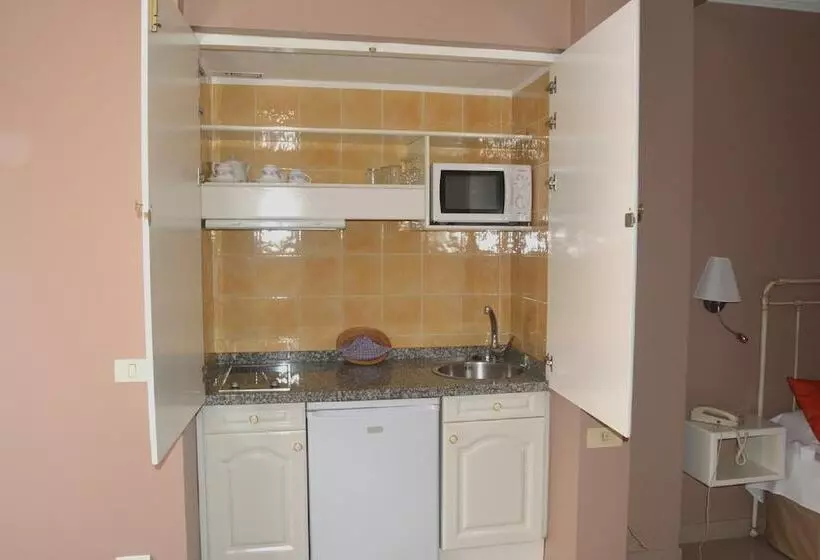 استودیوی استاندارد, Rf Astoria  Adults Only