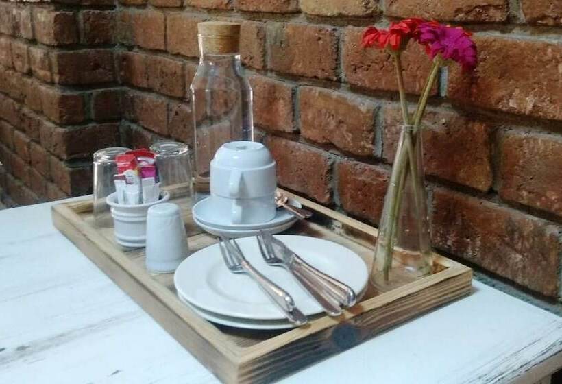 스탠다드 스튜디오, özçakıl Boutique