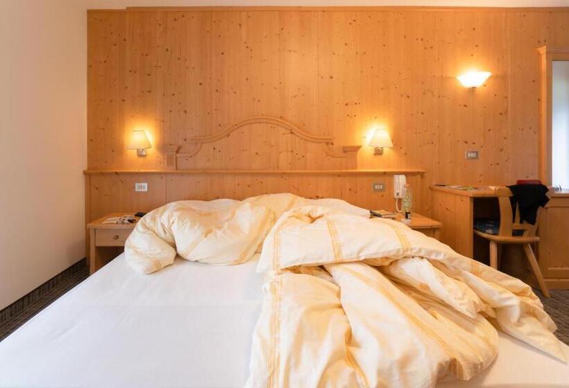 غرفة قياسية, Albergo Canazei