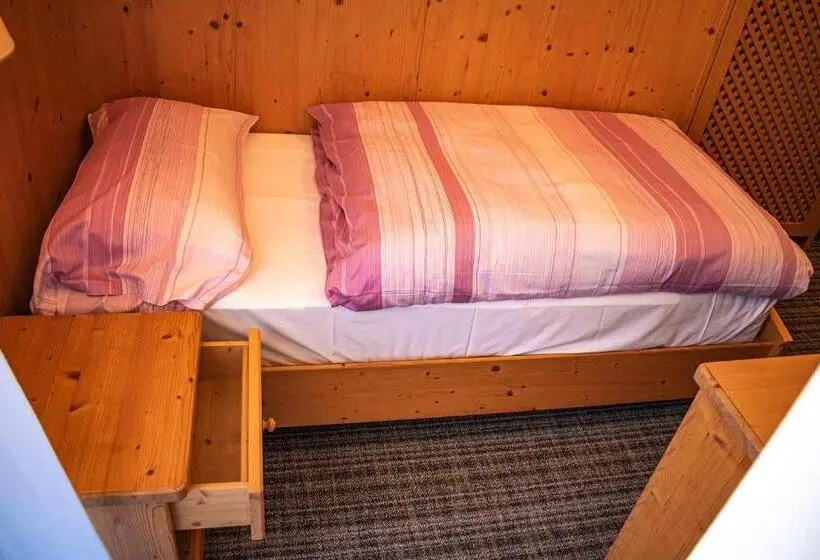 اتاق استاندارد یک نفره, Albergo Canazei