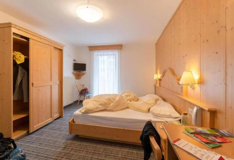 اتاق استاندارد با چشمانداز کوهستان, Albergo Canazei
