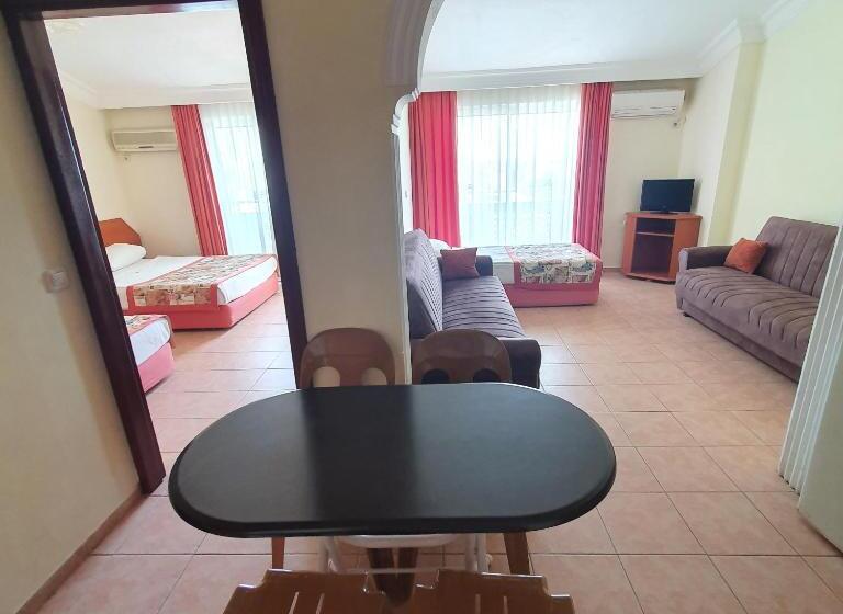 آپارتمان 1 خوابه با چشم‌انداز استخر, Gazipasa Star Otel