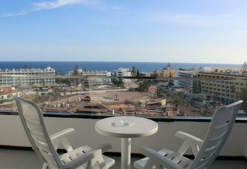 スタンダードスタジオ, Green Field