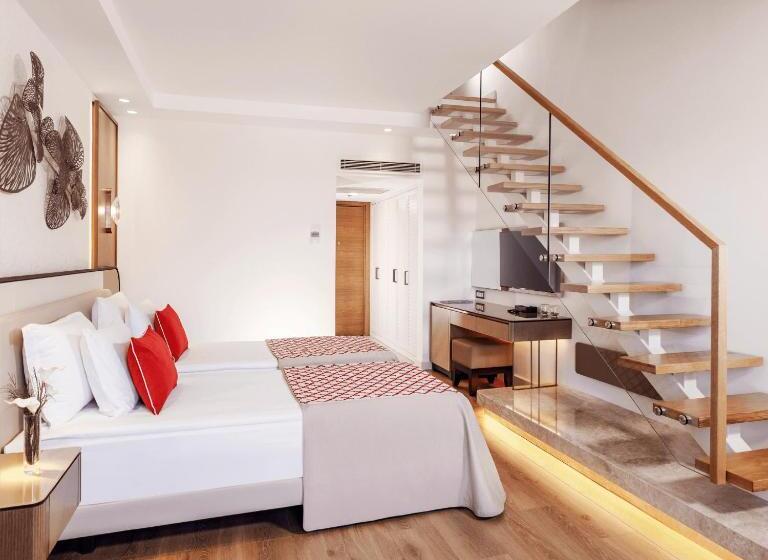 스탠다드 4인용 룸 바다전망, Akka Antedon Hotel - Premium Ultra All Inclusive