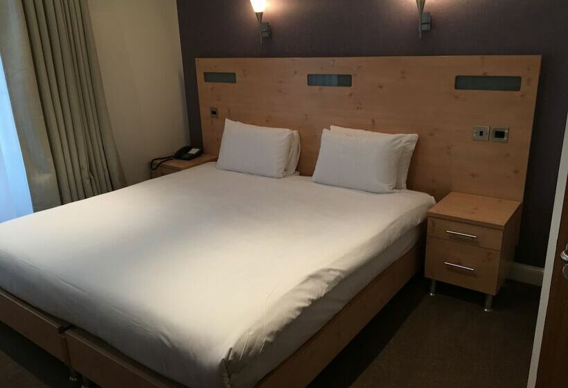 חדר סטנדרט, Artto